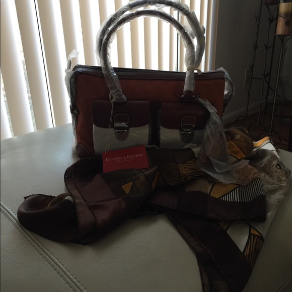 Dooney & Bourke Handbag - Picture 3 of 4